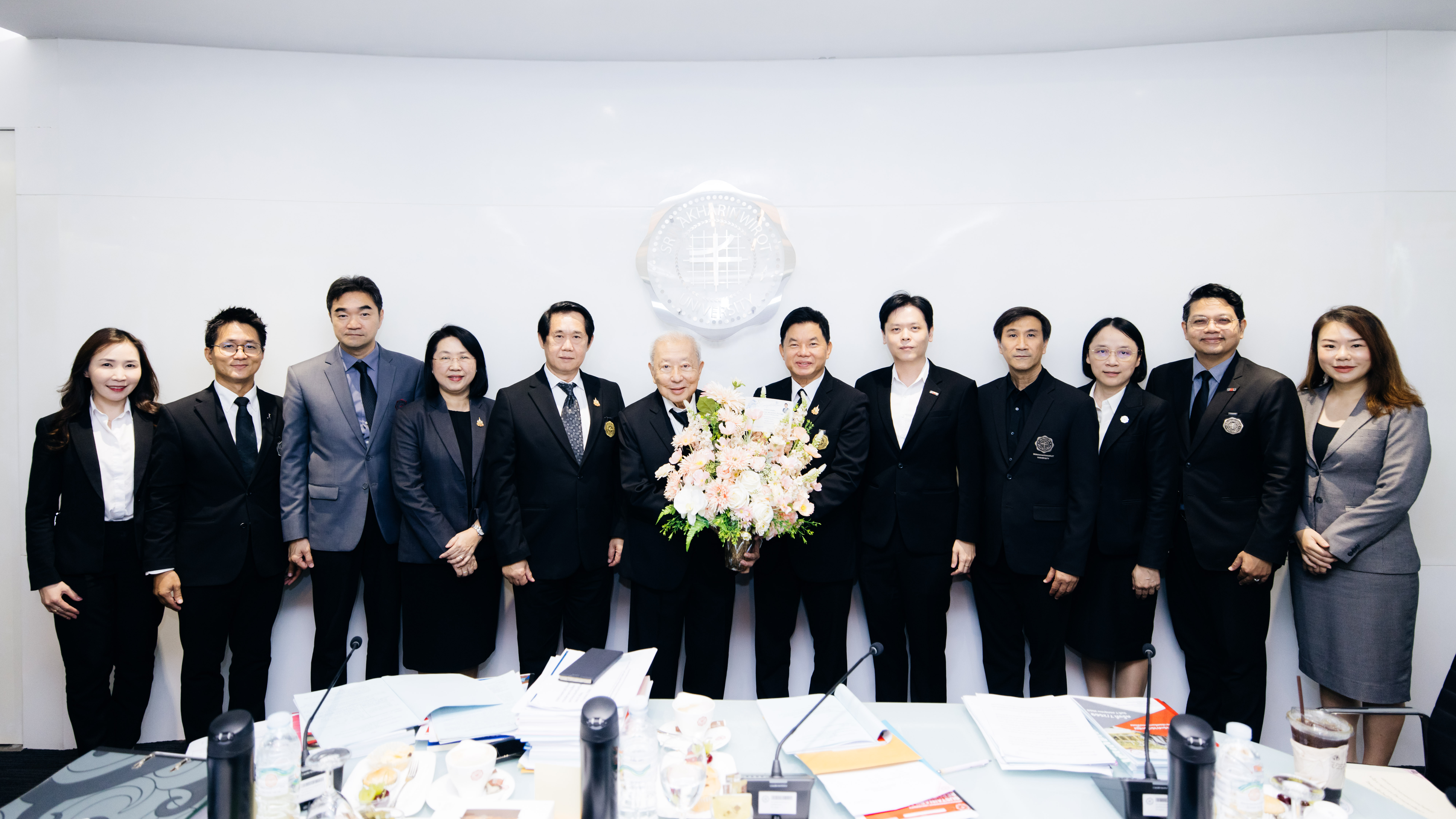 2026-07-7 มอบแสดงความยินดี ศาสตราจารย์
